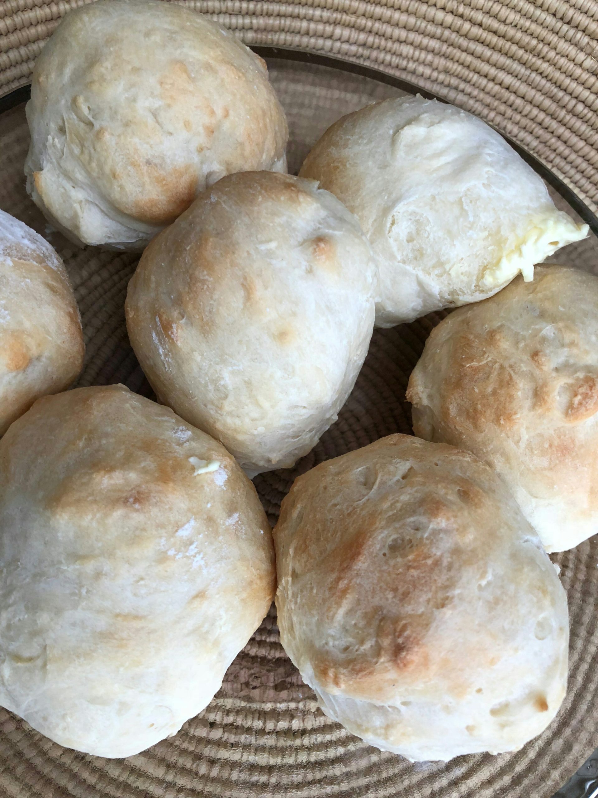 ホシノ天然酵母で作った自家製パン（しずかなかずし）